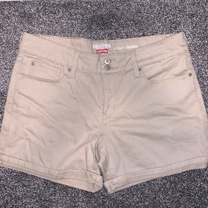 Levi’s Denizen Stretchy Khaki Shorts